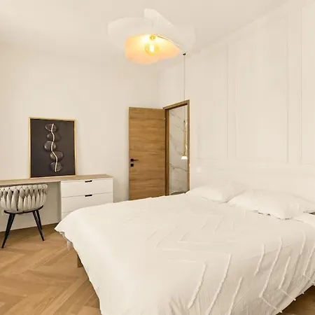 Apartment Avenue Chic